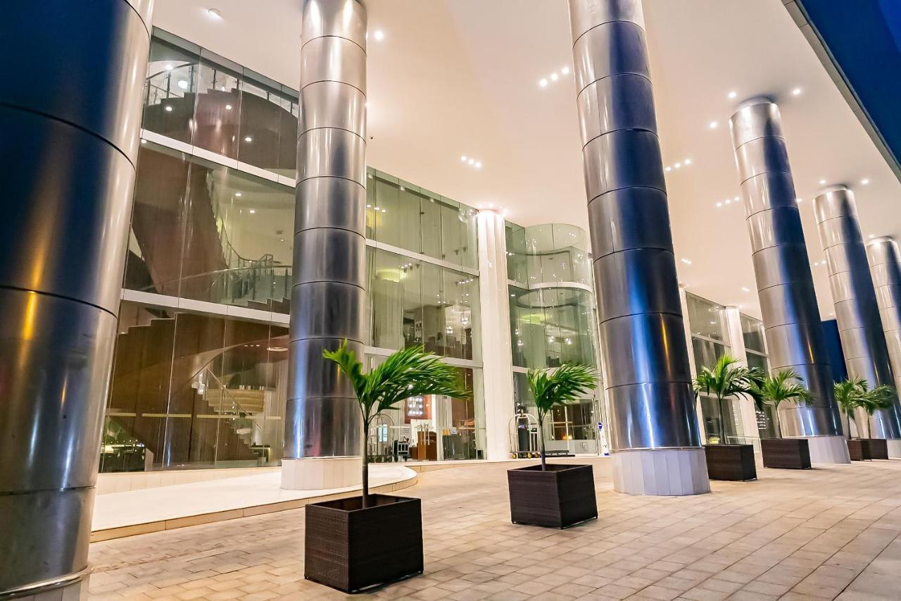 Lagos Continental Hotel Esterno foto The interior of the hotel