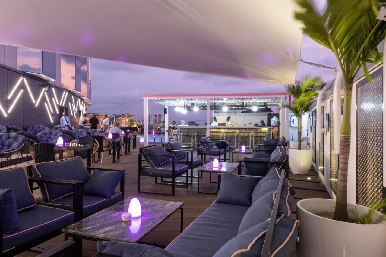 Lagos Continental Hotel Esterno foto Sky Bar