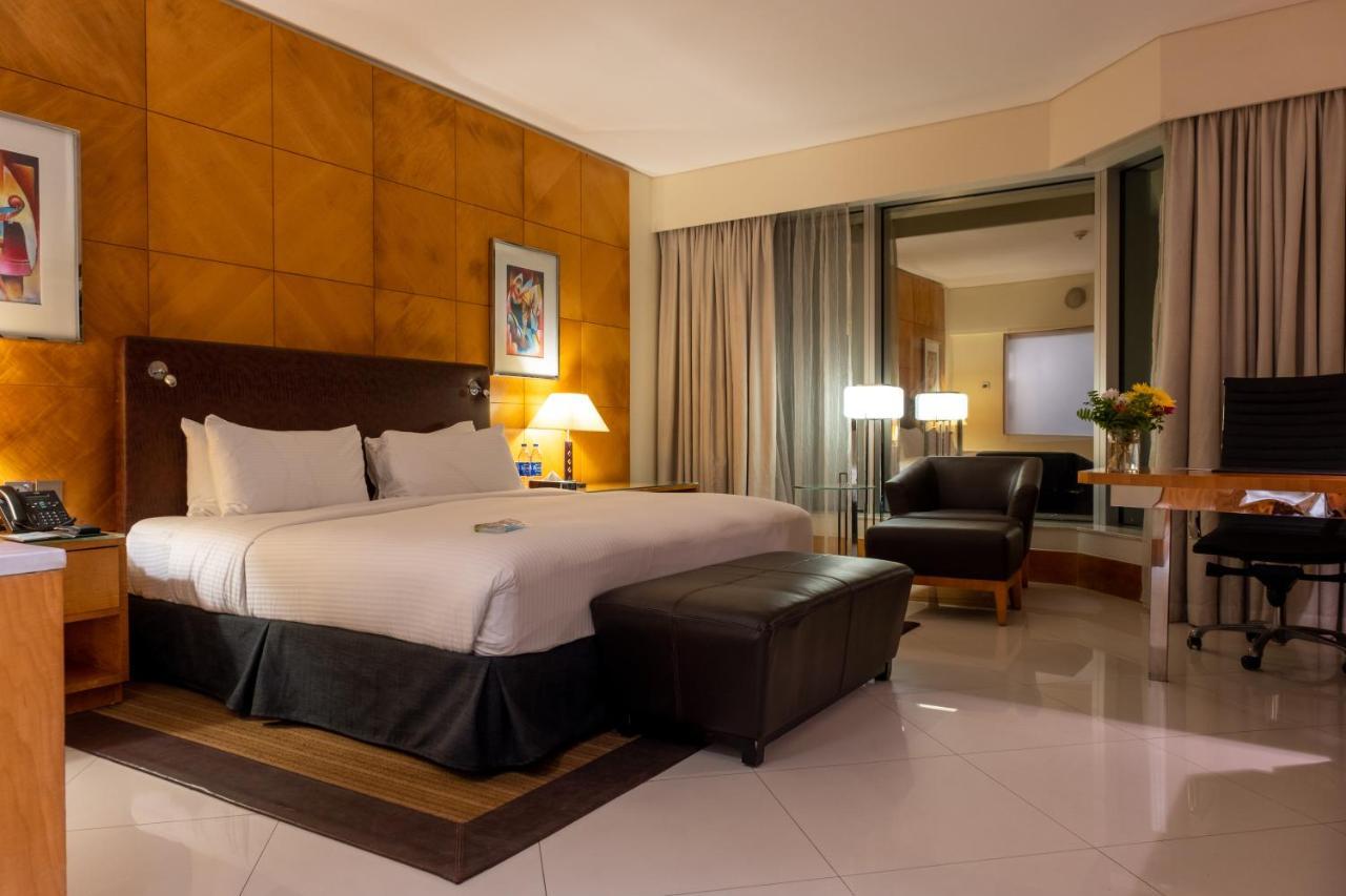 Lagos Continental Hotel Esterno foto A room at the Hilton Abuja