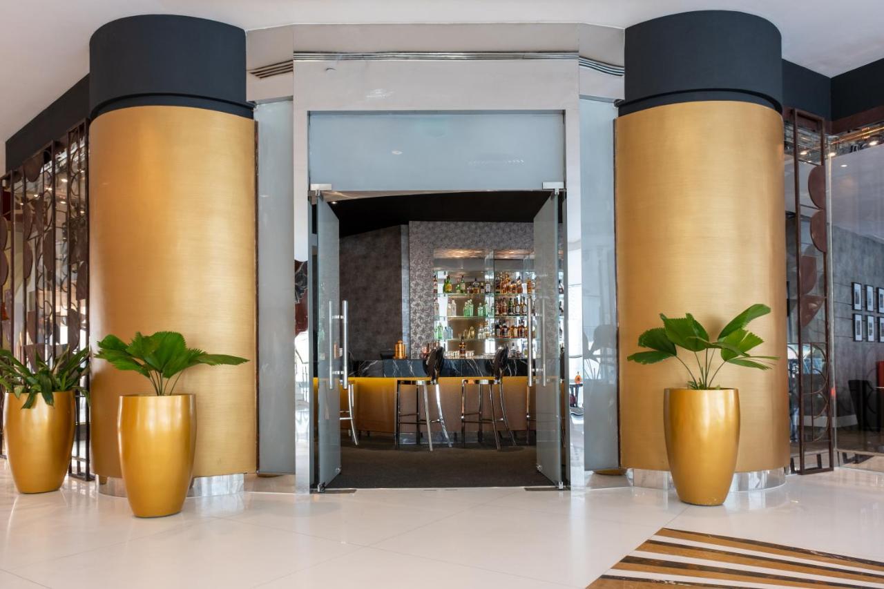 Lagos Continental Hotel Esterno foto The lobby of the hotel