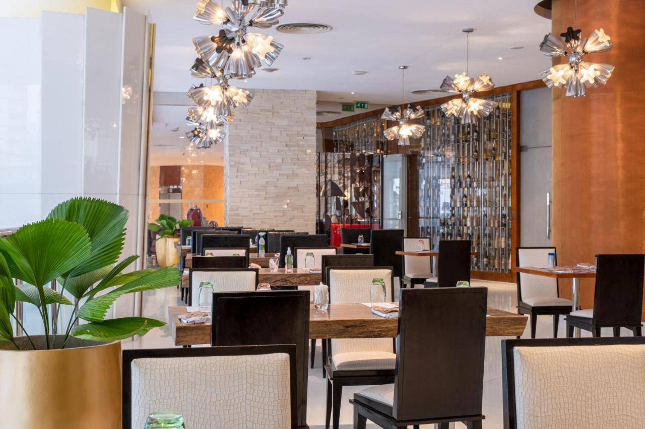 Lagos Continental Hotel Esterno foto The restaurant