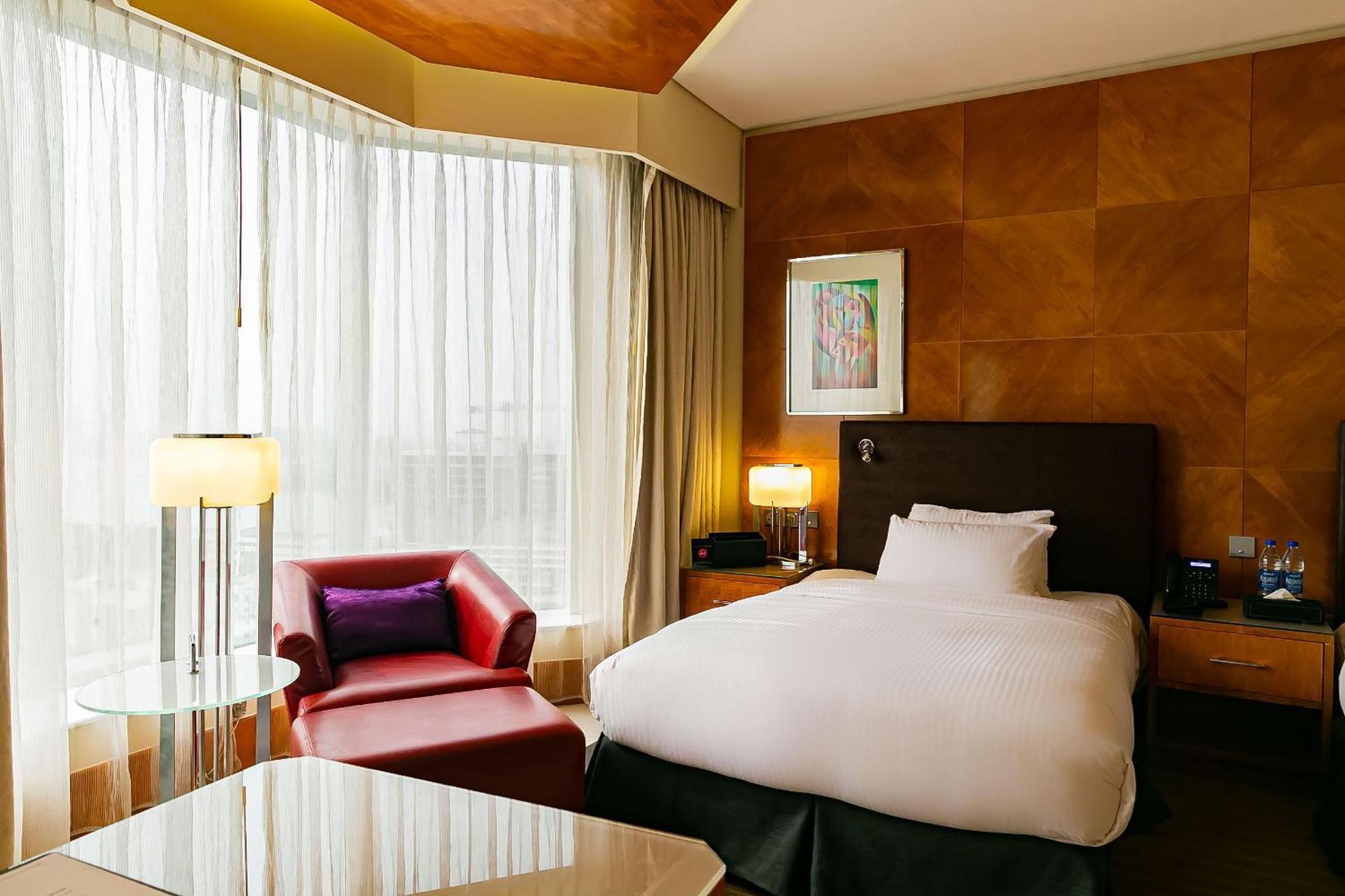 Lagos Continental Hotel Esterno foto A room at the hotel