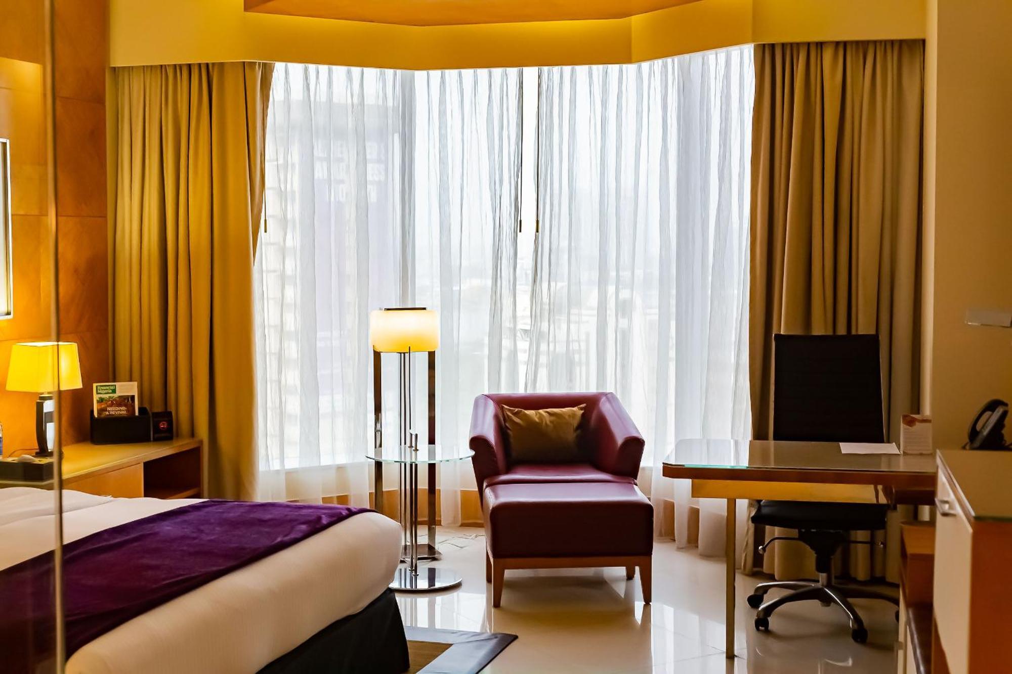 Lagos Continental Hotel Esterno foto A room at the hotel