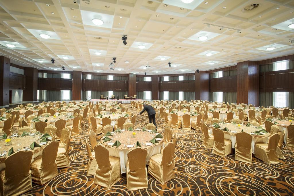 Lagos Continental Hotel Esterno foto The Grand Ballroom