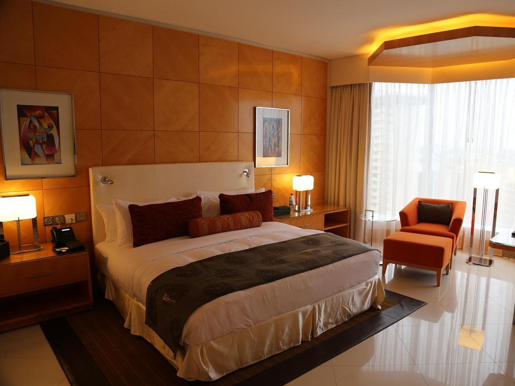 Lagos Continental Hotel Esterno foto A bedroom at the hotel