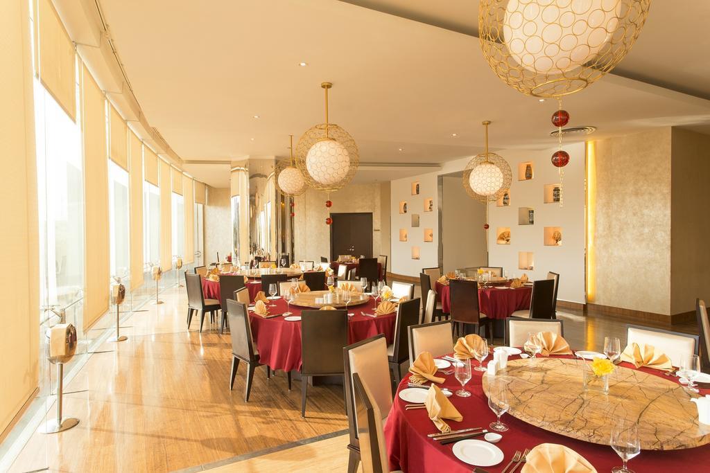 Lagos Continental Hotel Esterno foto The restaurant