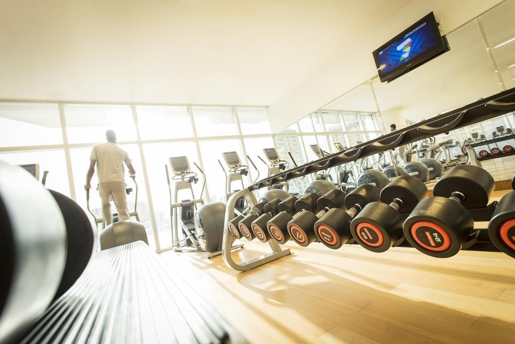 Lagos Continental Hotel Esterno foto The gym at the London Hilton on Park Street