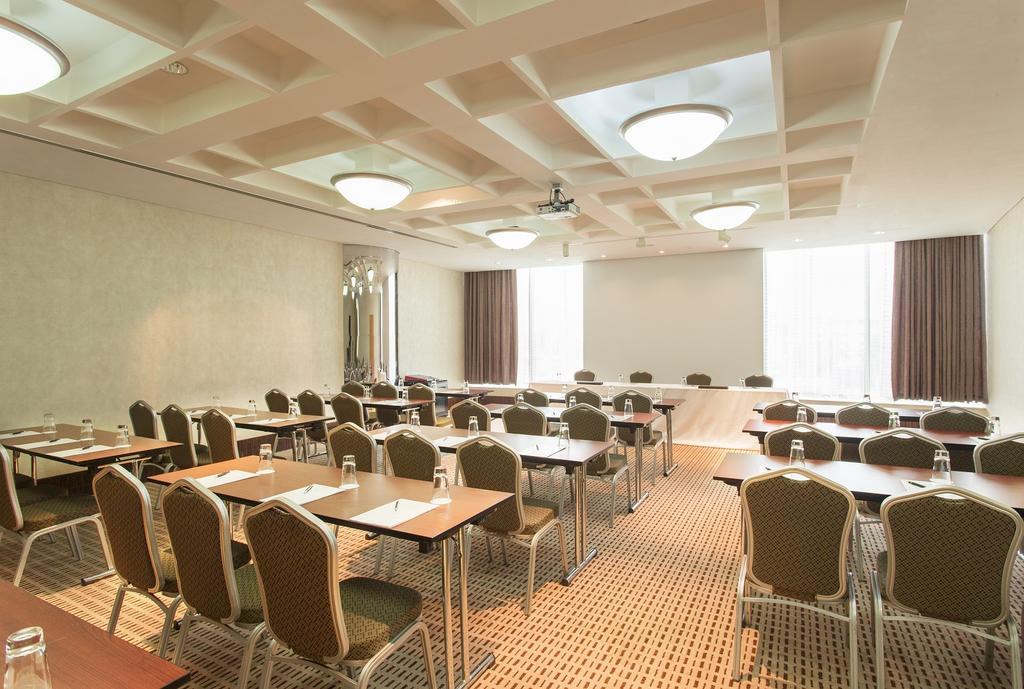 Lagos Continental Hotel Esterno foto Meeting room